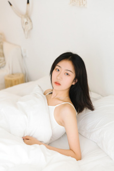 女生内裤有白色黏黏的是什么
